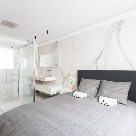 Guestready - Elegant Escape Near Plaza Athénée Parigi