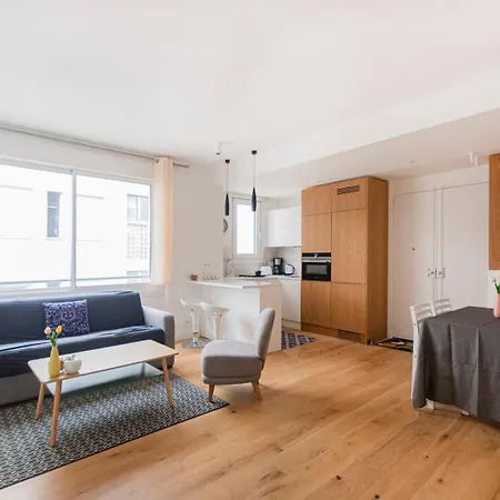 Guestready - Elegant Escape Near Plaza Athénée Appartamento Parigi